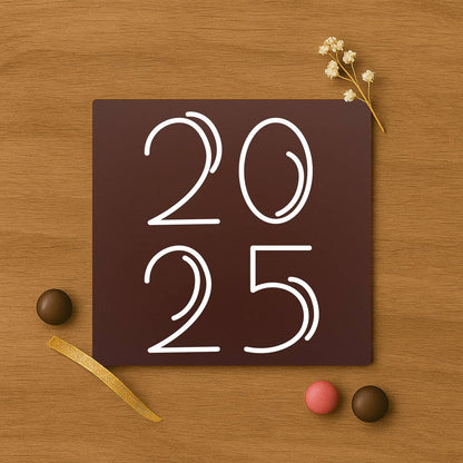 2025 decoration in chocolate