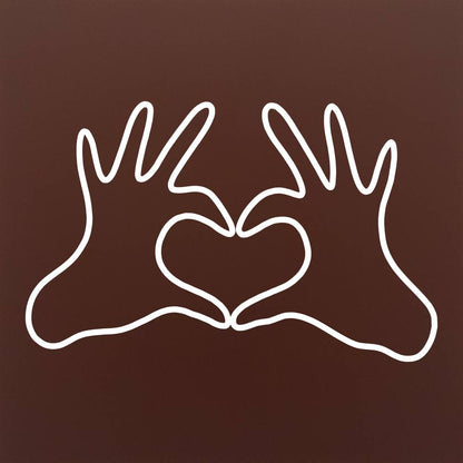 Tableta din ciocolata – Hands Framing Heart – cadou pentru cupluri – model alb pe ciocolata